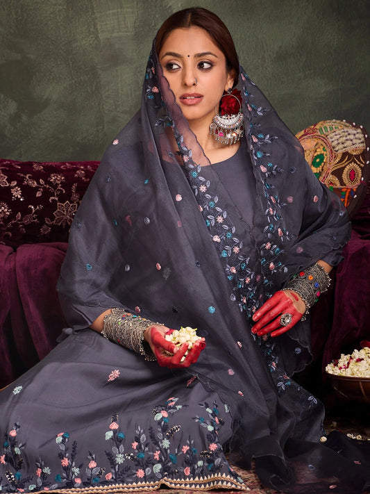 Kurta Trousers With Dupatta